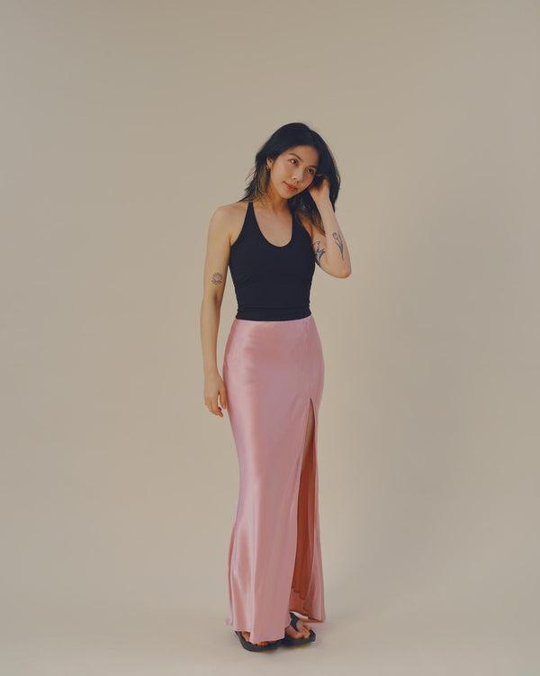 Oda獨家 絲滑緞面魚尾裙 粉紅香檳