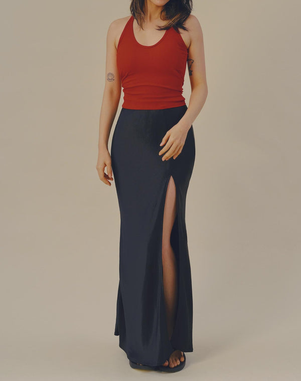 Oda獨家 絲滑緞面魚尾裙 午夜黑