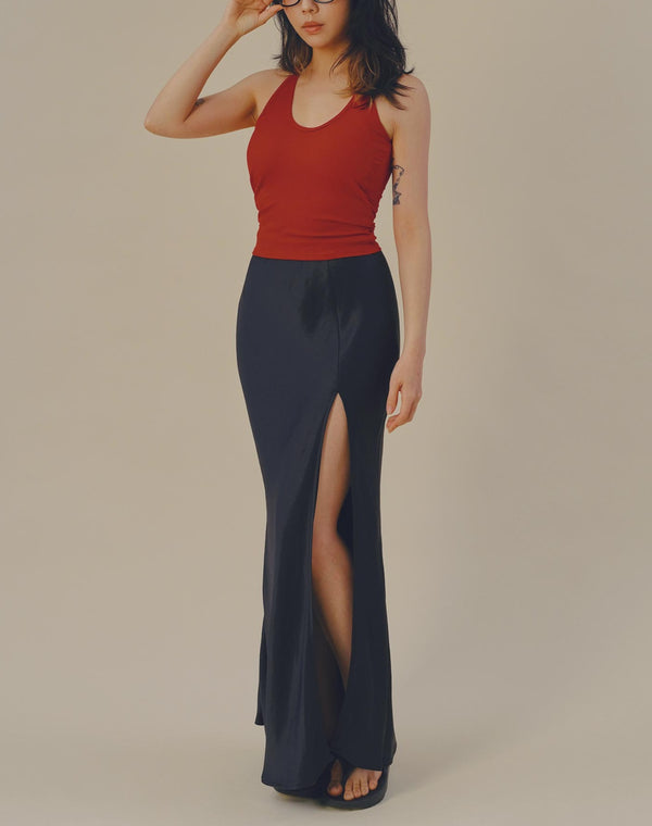 Oda獨家 絲滑緞面魚尾裙 午夜黑