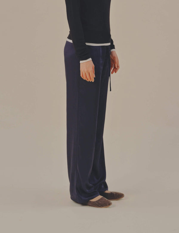 Oda獨家 絲滑抗皺中低腰長褲 月光海