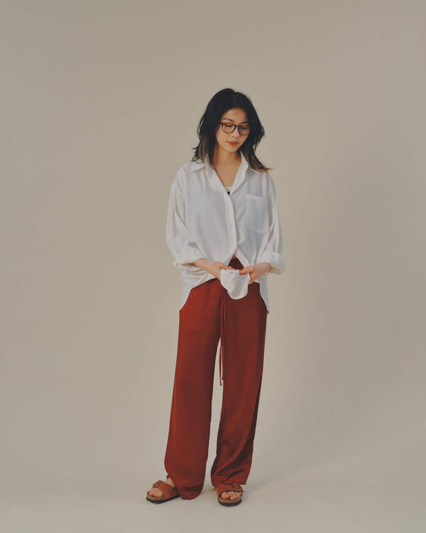 Oda獨家 絲滑抗皺中低腰長褲 焦糖棕